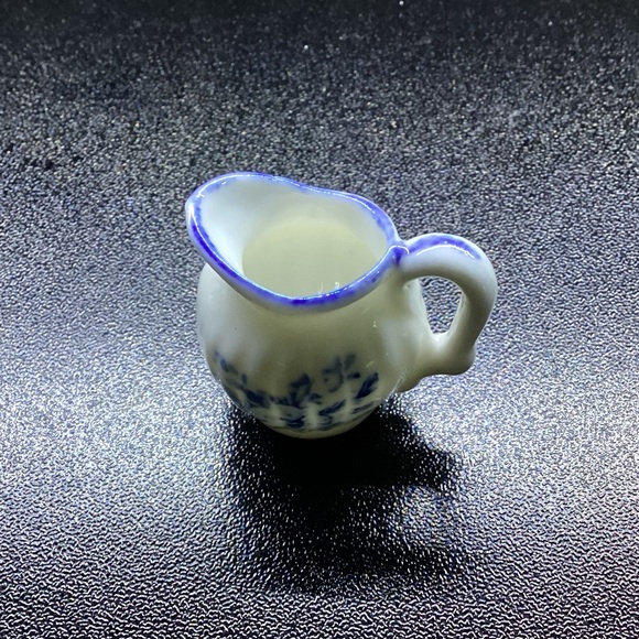 Unknown Brand Miniature Ceramic Tea Set - Picture 4 of 7